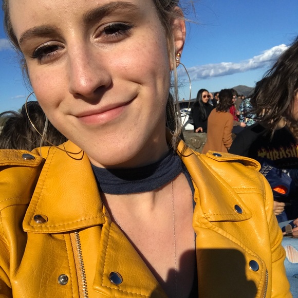 Meet your Posher, Coco - Picture 3 of 5